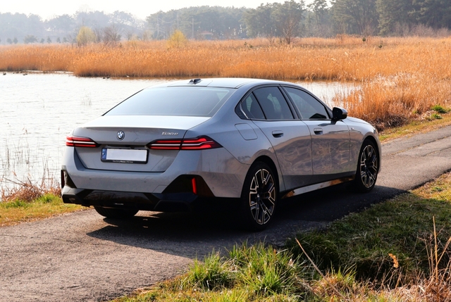 PHEV 시승기 관련 이미지